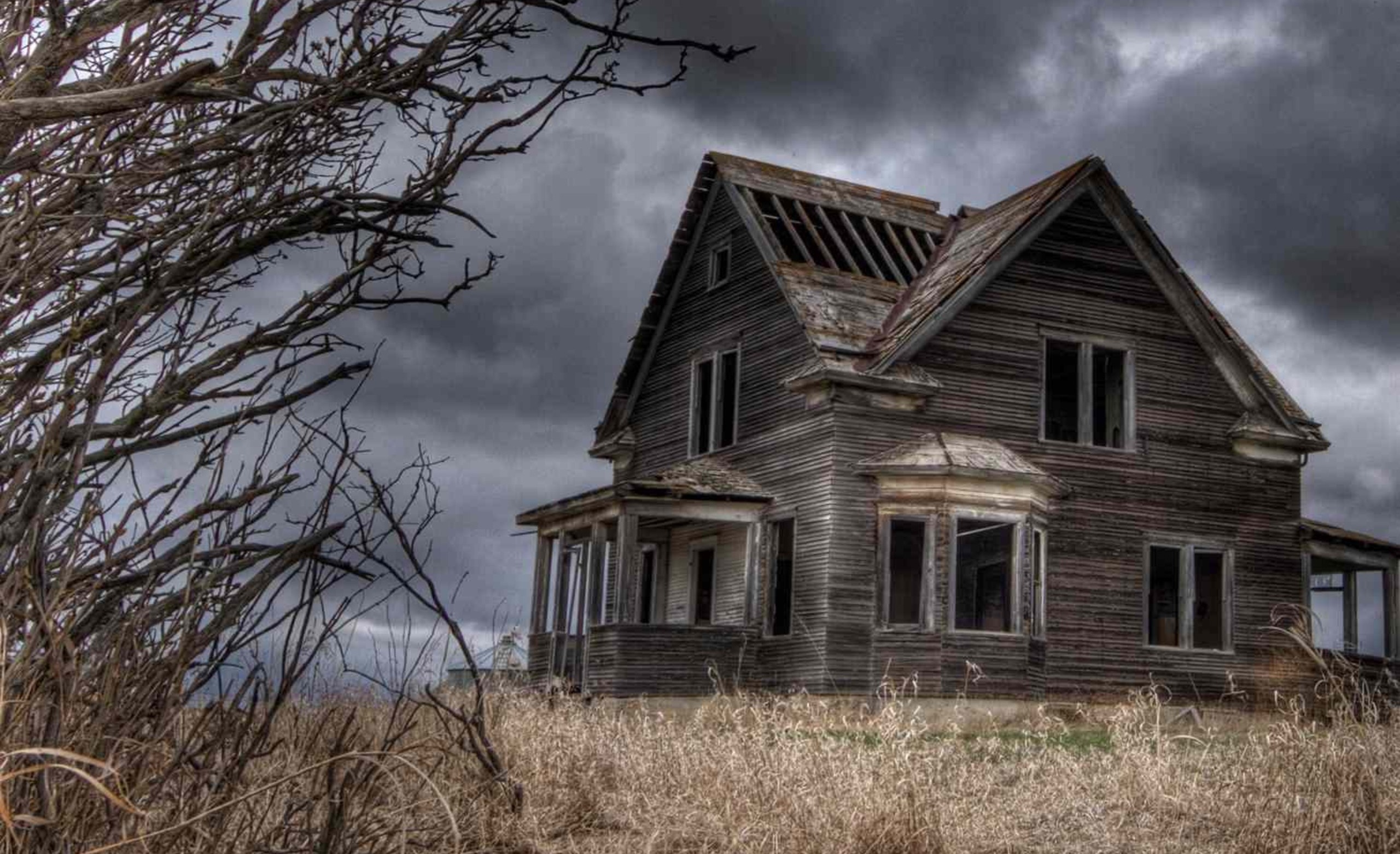 How To Survive In A Haunted House