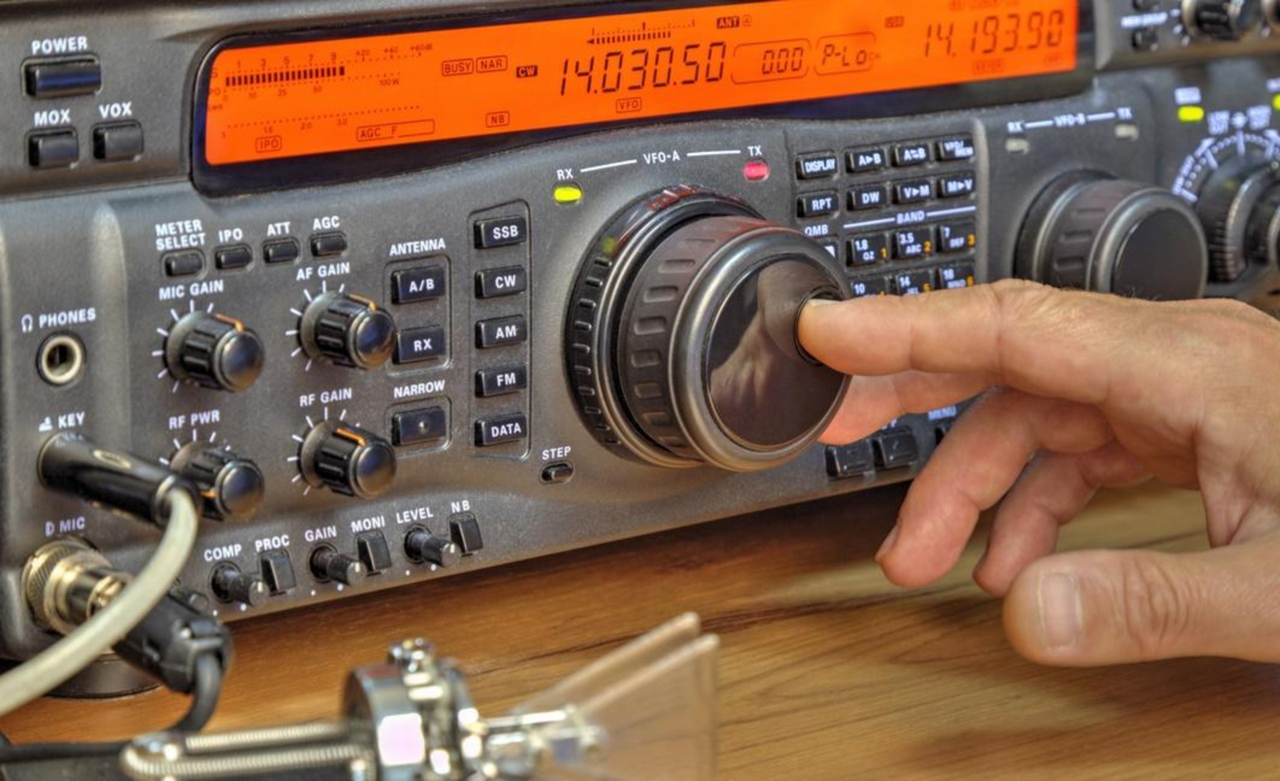 How To Use A Ham Radio